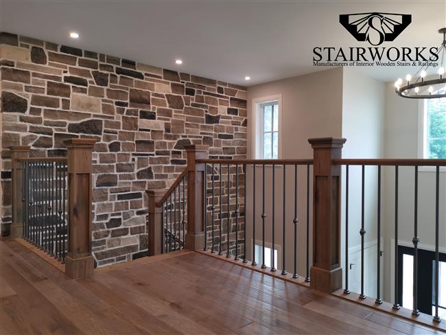 QUEEN_NEWEL POST_W_BELLA1_STEEL BALUSTERS_STW17