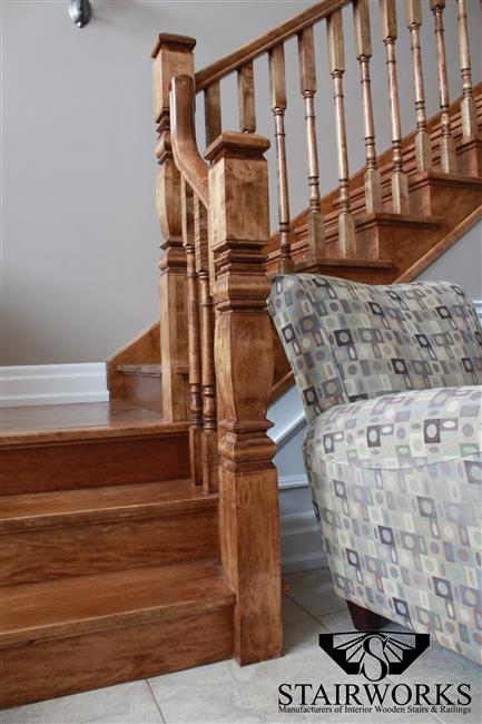 Tuxedo Newel Post_W_Heritage Balusters1