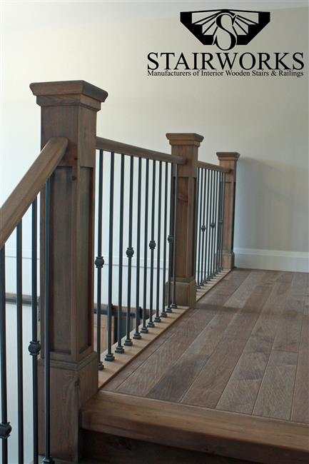 QUEEN_NEWEL POST_W_BELLA1_STEEL BALUSTERS_STW3