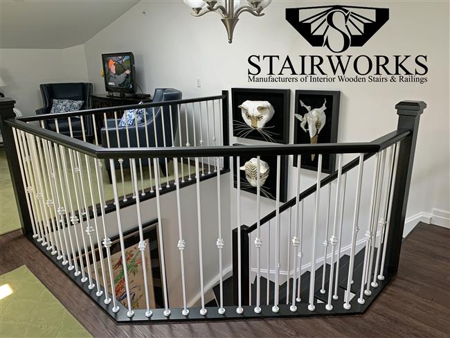 Biltmore Newel Post_W_White Steel Balusters_STW3